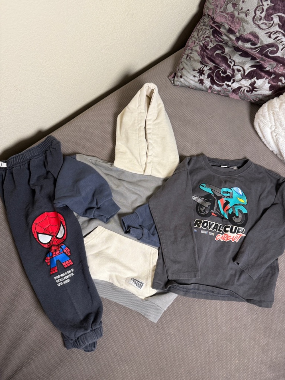 Zara 5T Bundle Spider-Man Joggers, hoodie and moto long sleeve